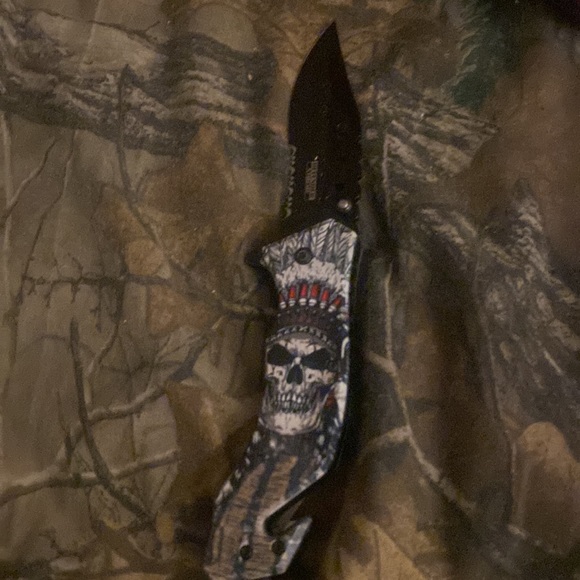 I’m selling a knife never used it just don’t need it anymore - Picture 2 of 4